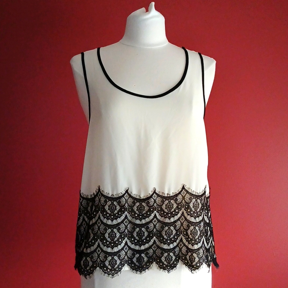 CHLOE K  Sleeveless Ivory-White Stretch Black Lace Eyelash Trim Chiffon Top